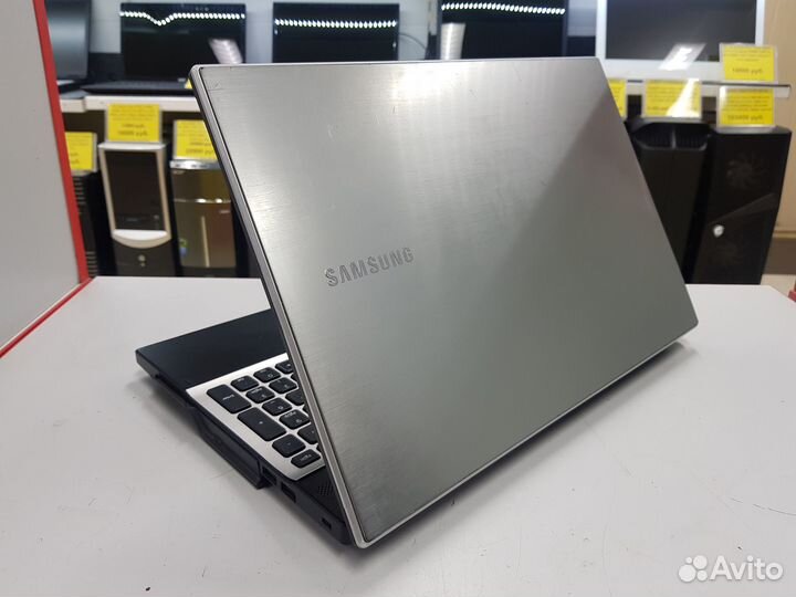 Samsung 15.6 Офисный NP300V5A (i5-2450M, 4Гб, SSD)