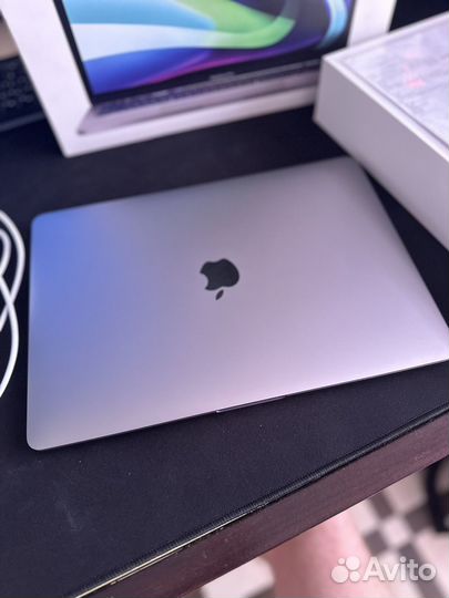 Apple MacBook Pro 13 M1 16 GB 1 TB