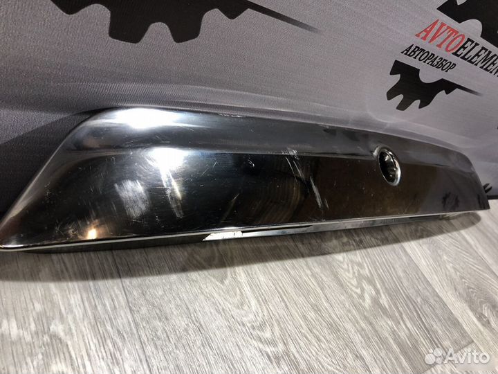 Накладка двери багажника Nisan Terrano 3 D10