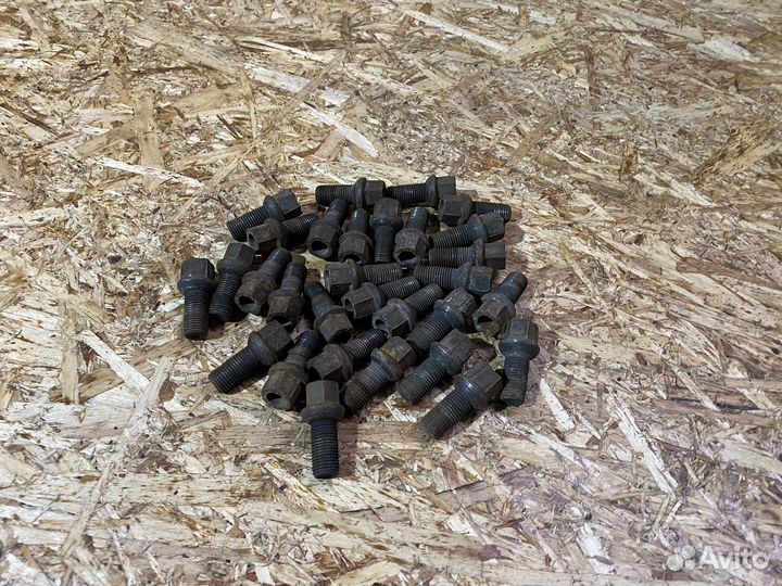 Болт колесный Skoda VW