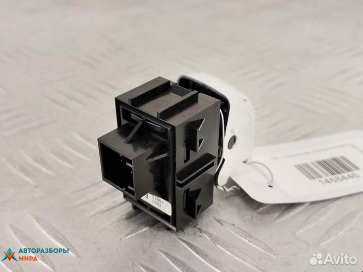 Кнопка ручного тормоза (ручника) Chevrolet Volt