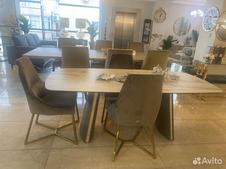 Стол обеденный