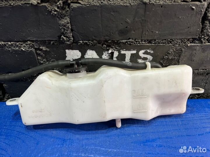 Бачок расширительный Toyota Camry AVV50-1002911