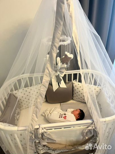 Бортики в детскую кроватку,мобиль,подушка,кокон