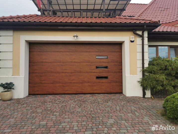 Секционные ворота