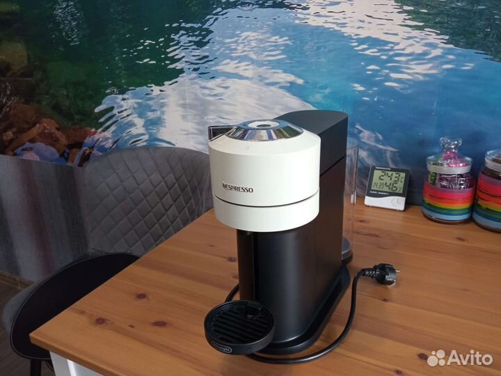 Кофемашина капсульного типа DeLonghi Nespresso