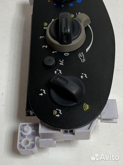 Блок управления отопителем Logan ор-л 6001551696