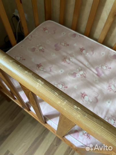 Детская кроватка с матрасом и бортиками
