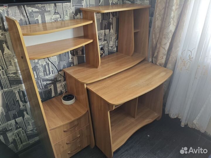 Стол компьютерный