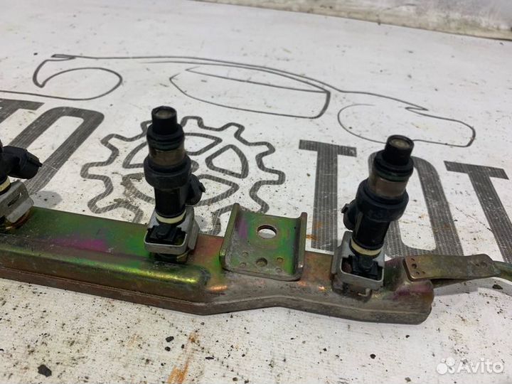 Рампа с форсунками Nissan Almera Classic B10 QG16