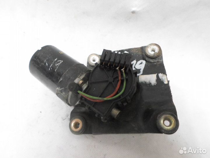 Моторчик стеклоочистителя Mitsubishi Carisma