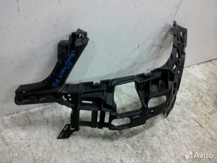 Кронштейн бампера передний левый Mercedes-Benz