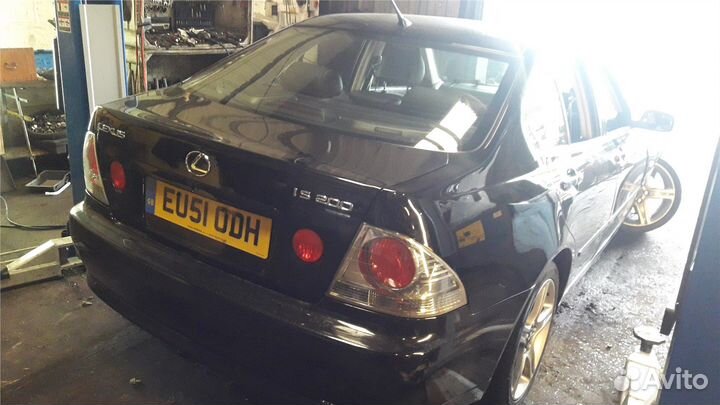 Разбор на запчасти Lexus IS