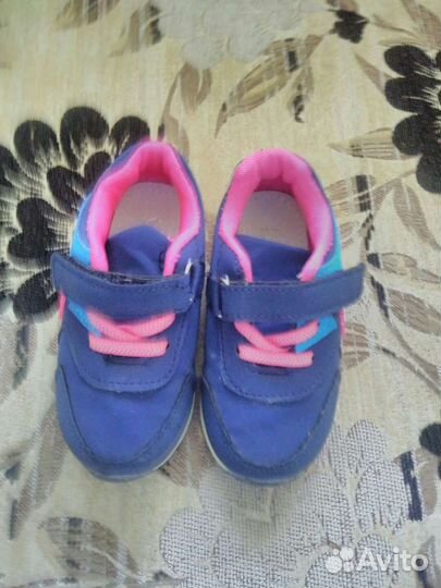 Кроссовки для девочки