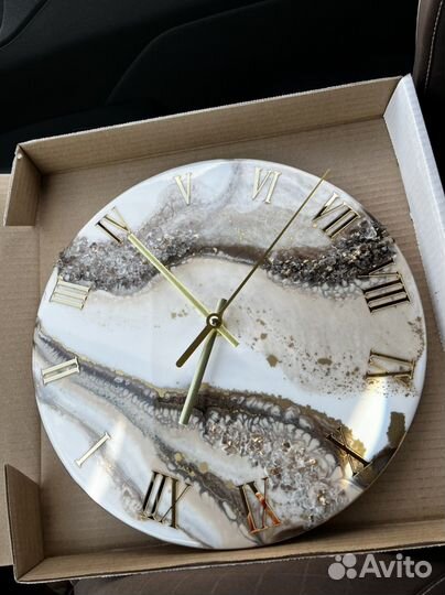 Часы из эпоксидной смолы