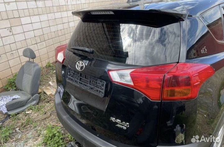 Крышка багажника Toyota Rav 4 Xa40