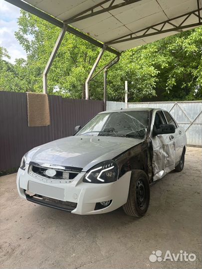 LADA Priora 1.6 МТ, 2012, битый, 300 000 км