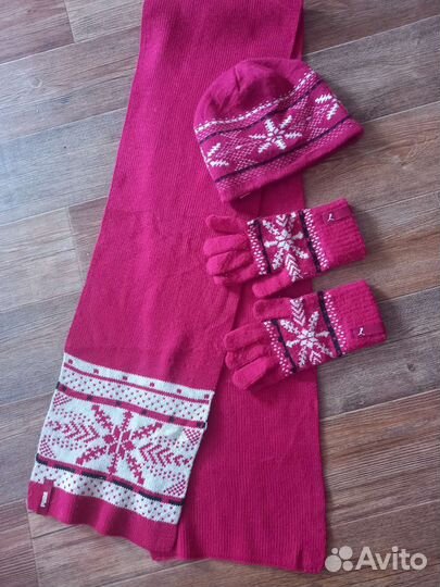 Комплект шарф, шапка, перчатки. Puma