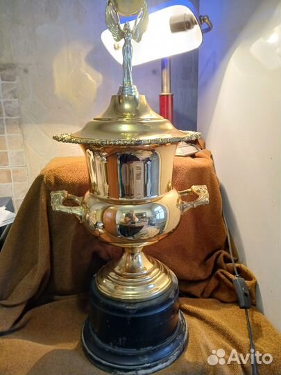 Кубок спортивный олимпиада 30 лет спустя