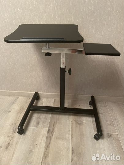 Стол для ноутбука Vannesa, регулируемый