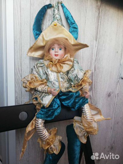 Кукла фарфоровая коллекционная