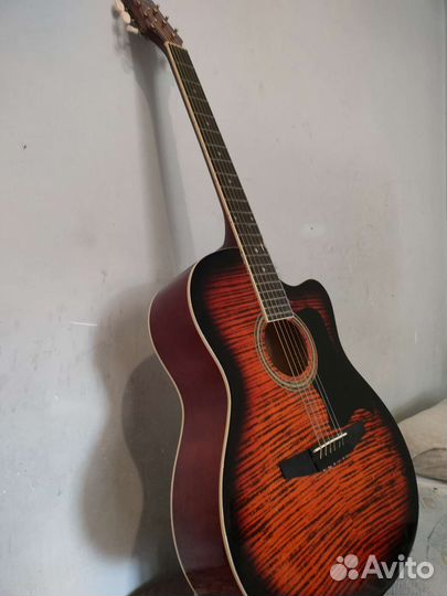 Акустическая гитара