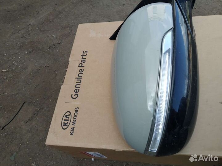 Правое зеркало заднего вида Kia Sorento 3,2014 год