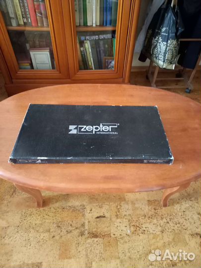 Новый дизайнерский зеркальный овал фирмы Цептр