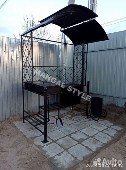 Мангал с крышей