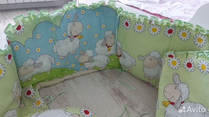 Бортик на кроватку и постельные принадлежности