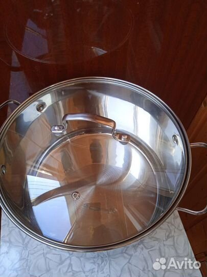 Кастрюля из нержавейки, новая. Объём 7,5.л