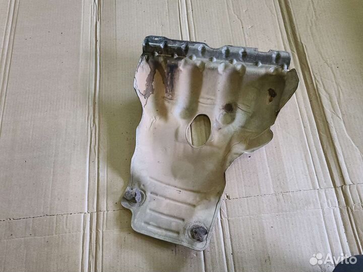 Кожух выпускного коллектора Opel Astra H Zafira B