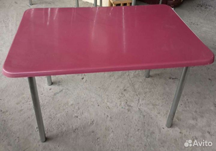 Столы и стулья для кофе и столовой