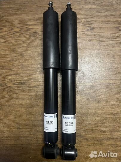 Продаются задние амортизаторы