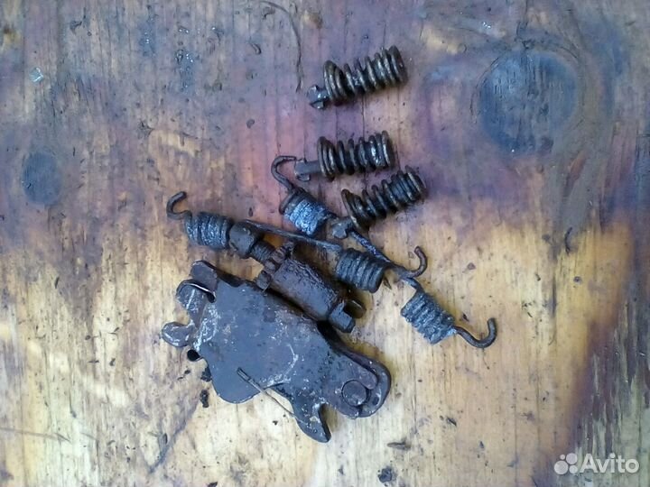 Суппорт задний BMW 320i e90