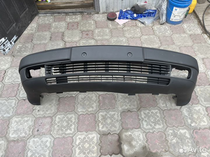 Бампер передний новый Audi 100 c4