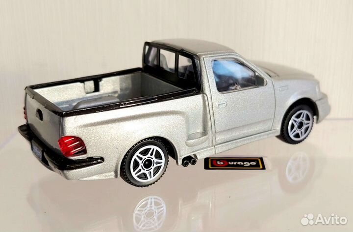Ford SVT F-150 Bburago 1 43 коллекционная модель