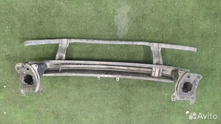 Усилитель бампера передний Volkswagen Passat