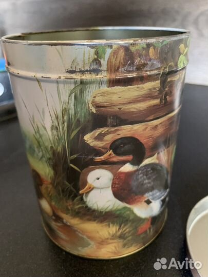 Жестяная баночка старинная