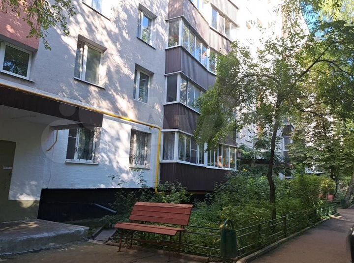 Комната 10,5 м² в 2-к., 1/9 эт.