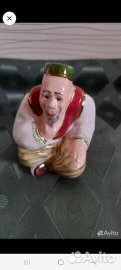 Статуэтка фарфор