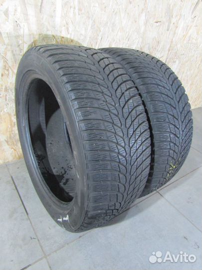Bridgestone Blizzak LM-20 235/45 R17