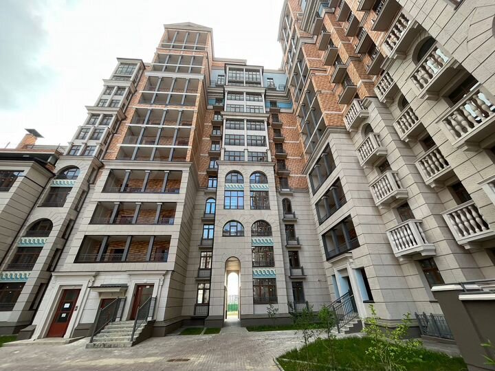 2-к. квартира, 55,6 м², 1/12 эт.