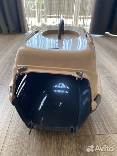 Переноска для кошек и маленьких собак
