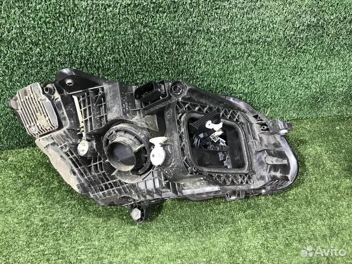 Фара левая Mercedes-Benz C-Class