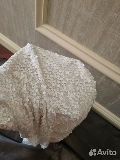 Белое вечернее платье