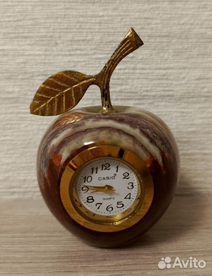 Настольные часы Casio Яблоко Оникс