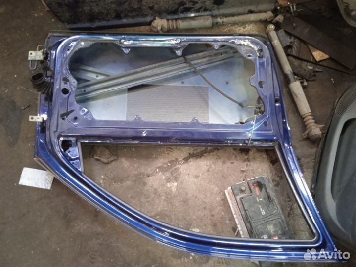 Дверь боковая передняя левая Volkswagen Golf