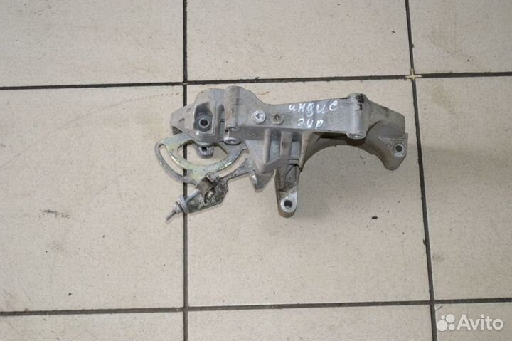 Chery IndiS (S18D) Кронштейн гура