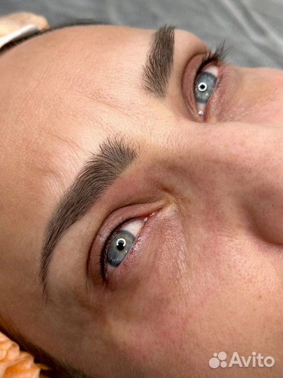 Татуаж бровей